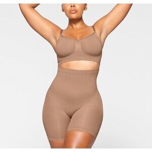 Skims Mid Thigh Short Shapewear Womens XS Sienna NWOT BBL